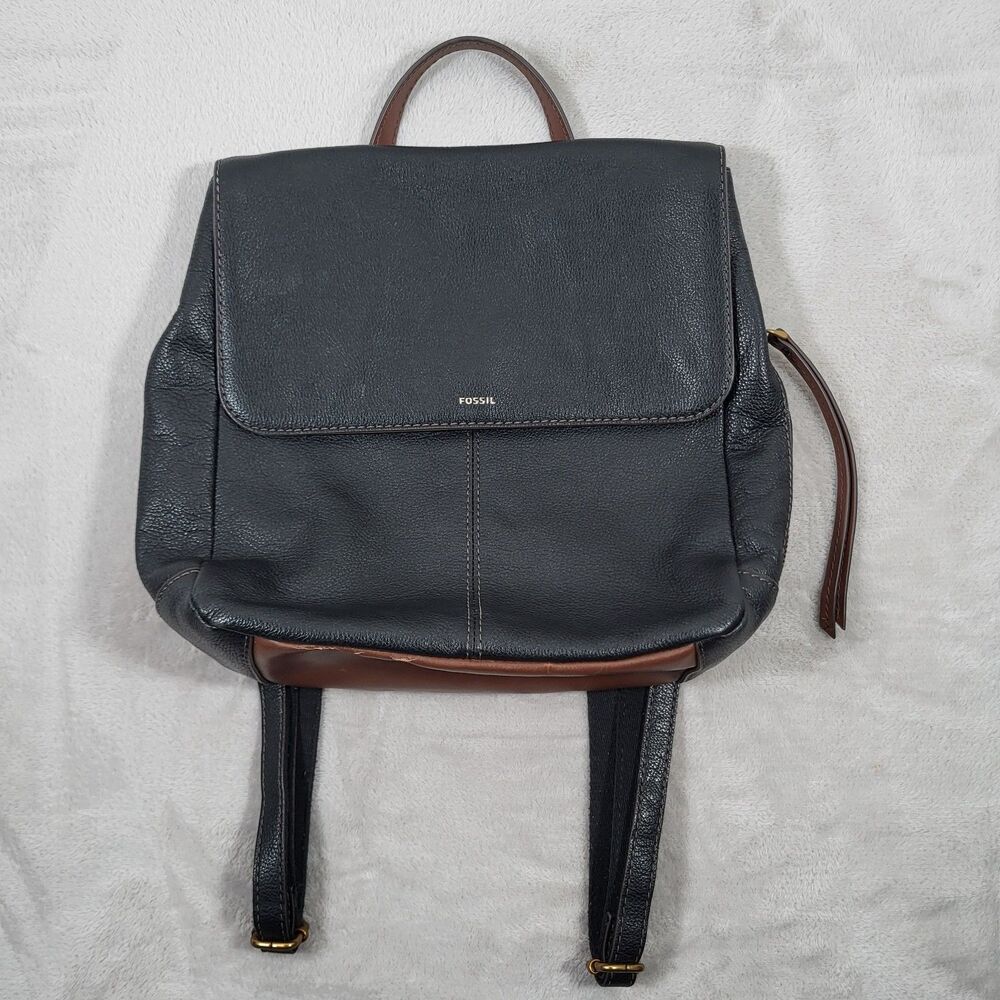 Fossil Claire Black Pebbled Leather Medium Backpack Purse Bag Magnetic Flap Snap